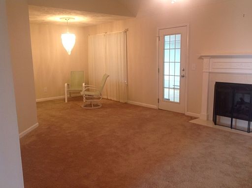 3rd image of 221 Priest View Dr