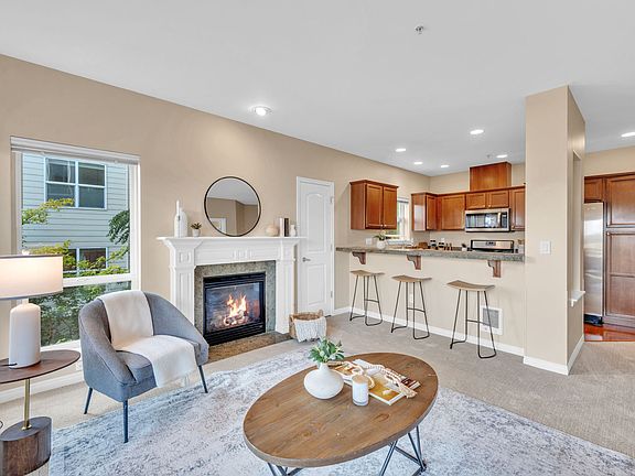 3rd image of 3112 SW Avalon Way Unit 302