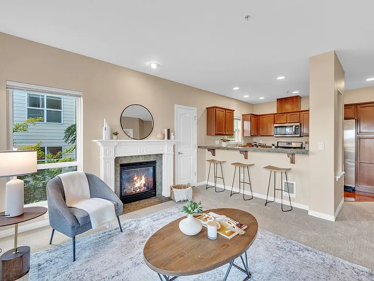 3112 SW Avalon Way #302 — Photo 3