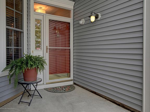 3rd image of 41 Golden Eye Ln