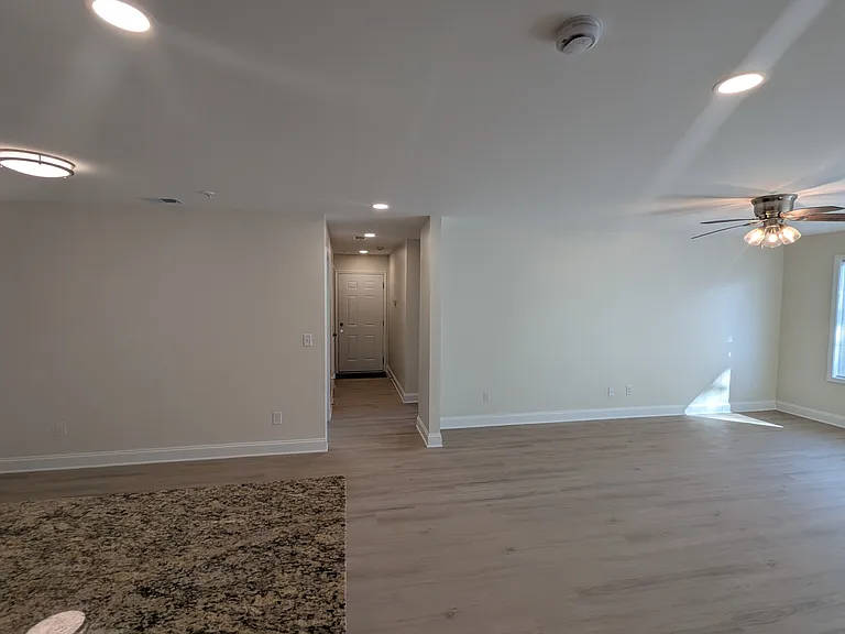 Keystone Luxury Apartments — Photo 29