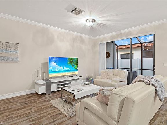 5th image of 9462 Montebello Way #103