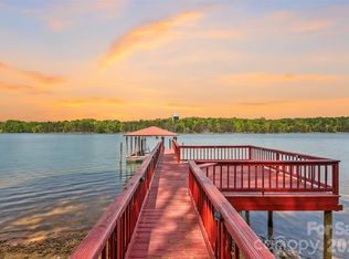 139 Hawkes Point Dr, Troutman, NC 28166