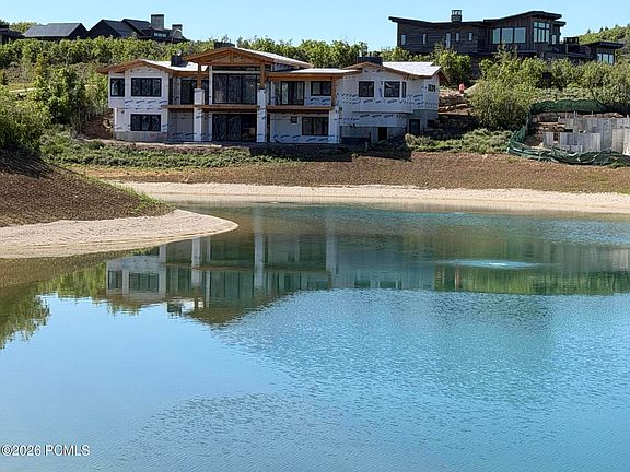5th image of 2079 E Paddleboard Way