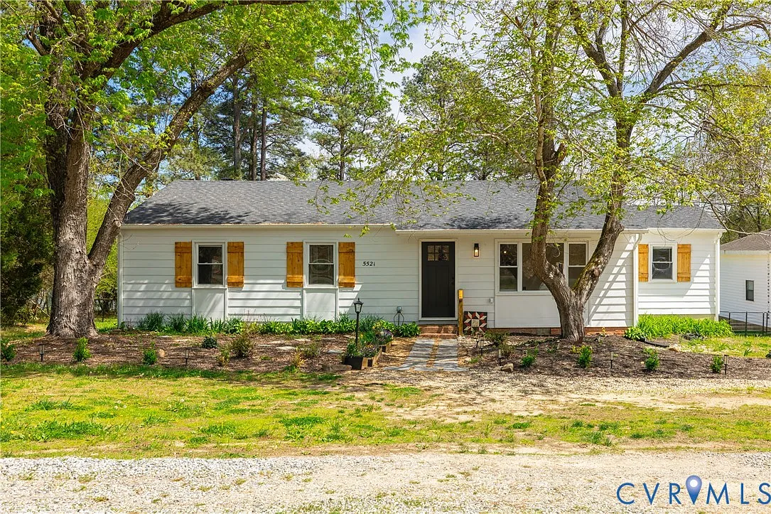 5521 Richmond Rd photo 1
