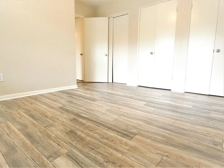 1225 E Gore St — Photo 7