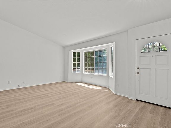 3rd image of 28511 Victoria Rd