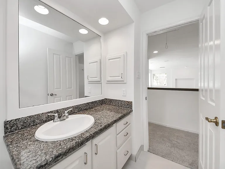 103 E Lakeridge Dr — Photo 41
