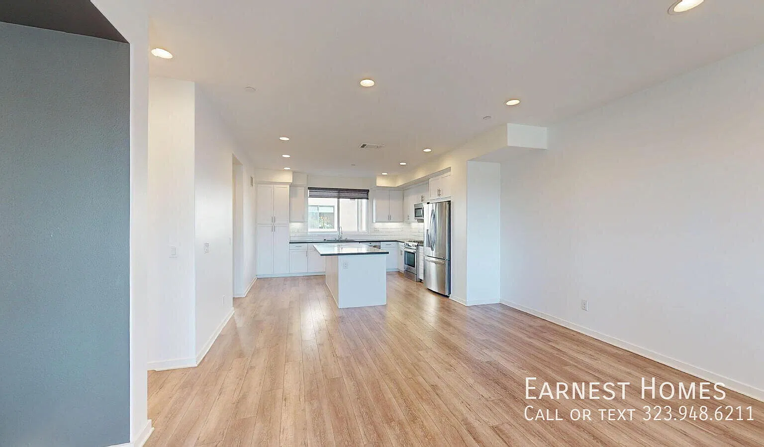 Modern 3-Bedroom Valley Glen Home with Rooftop Deck, Balcony & Laundry Room — Photo 3