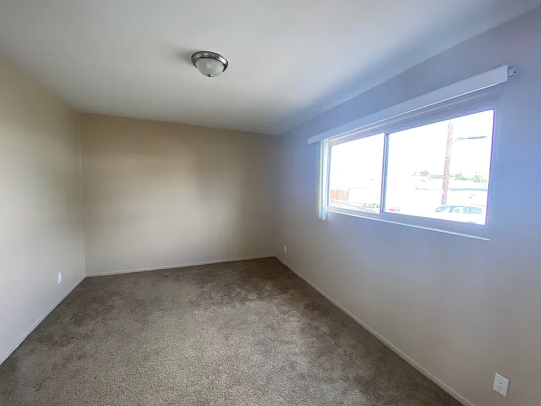 245 S Pacific Ave — Photo 6