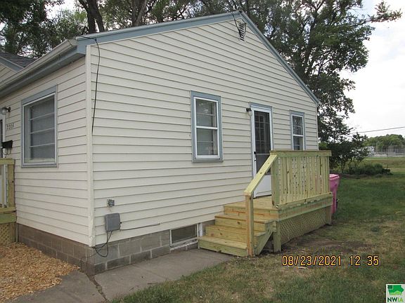2nd image of 2205 Geneva St