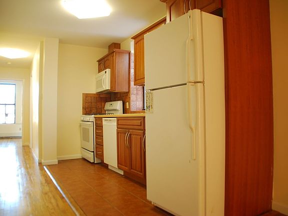 5th image of 347 Saint Marks Ave APT 4R