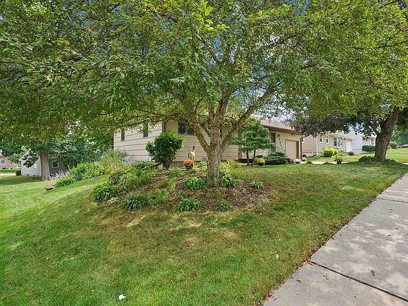 3rd image of 2098 Jeffrey Dr