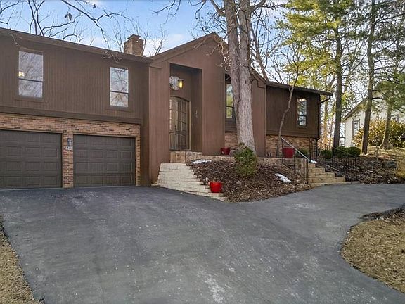 3rd image of 23 Marquette Dr