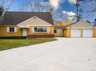 21865 S Tuller Ct, Southfield, MI 48076