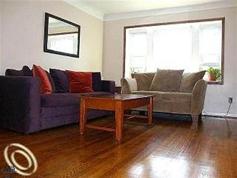 3rd image of 605 Meadowdale St