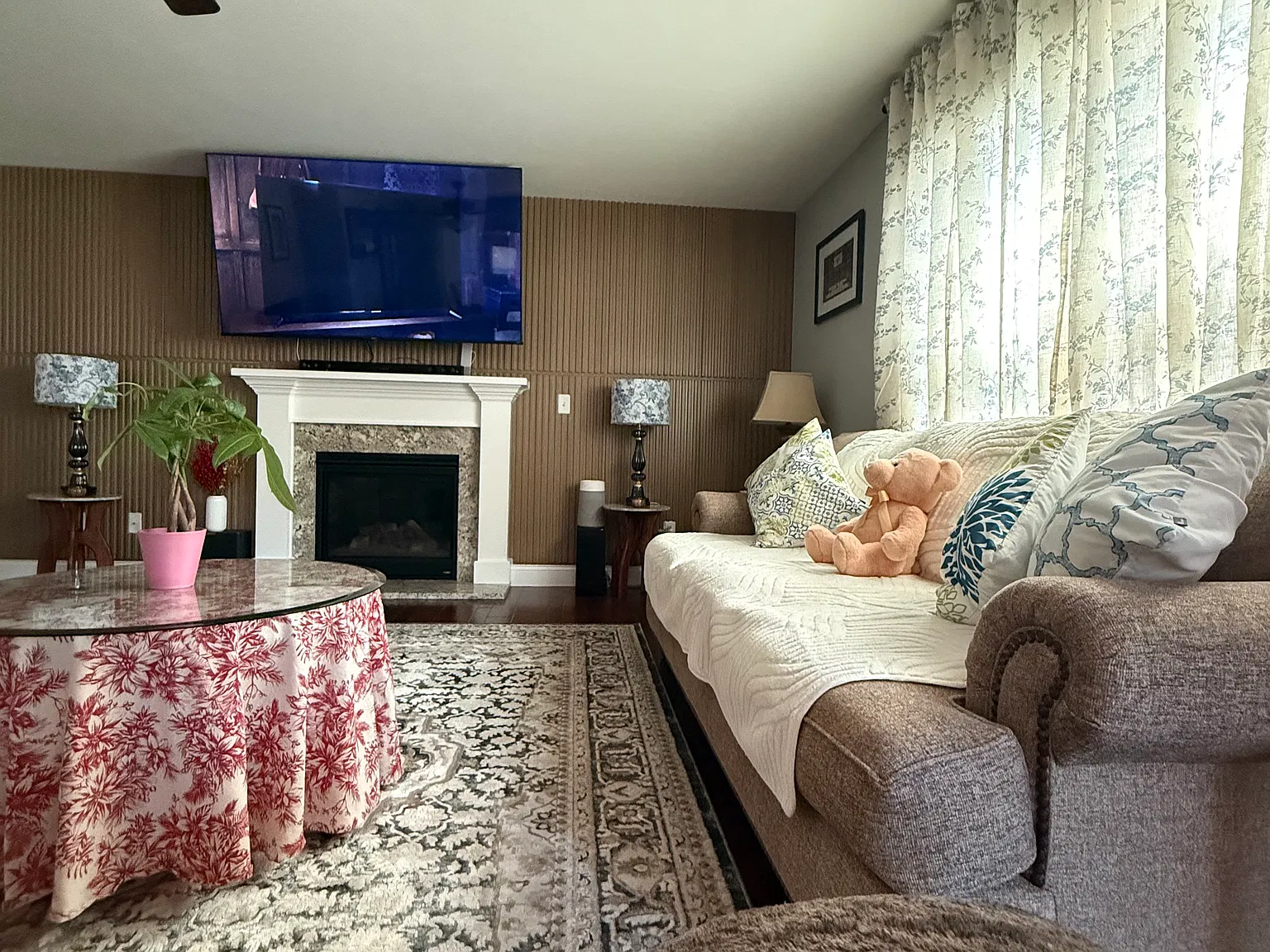 5 bed, 3.5 bath, 1909 sqft, $3,750 — Photo 2