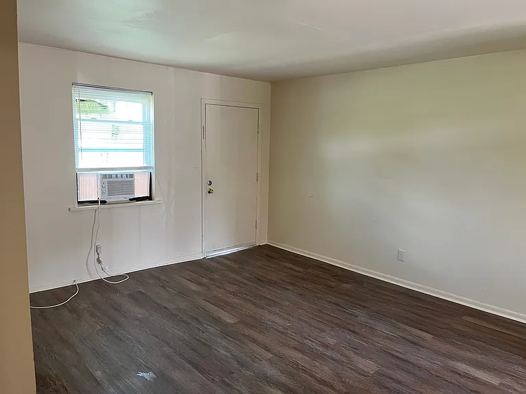 694 Hickory St — Photo 10