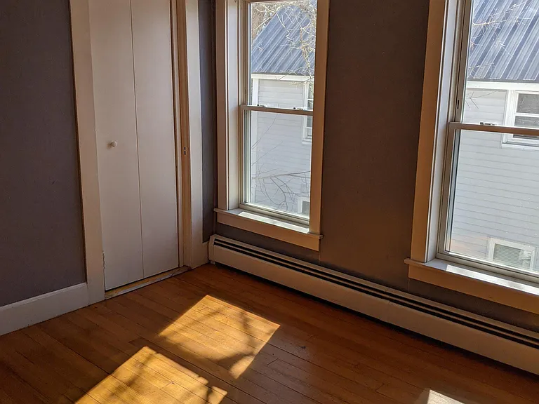 24 Strout St — Photo 9