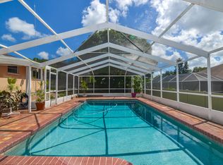 3770 McKay Creek Dr, Largo, FL 33770