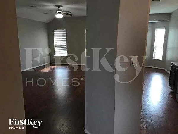 22530 Fosters Park Ct — Photo 2