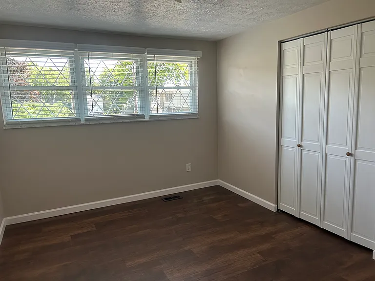108 Sharbot Ct — Photo 14