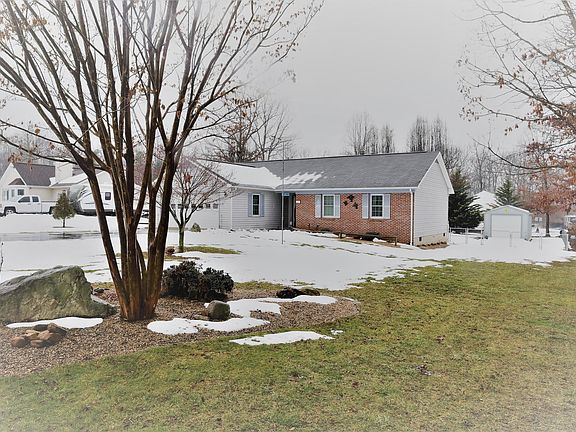 3rd image of 319 Forest Springs Dr