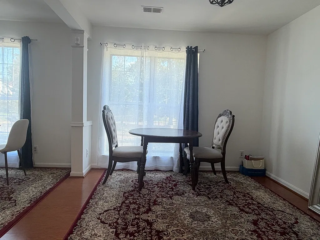 2 bed, 1014 sqft, $2,500 — Photo 2