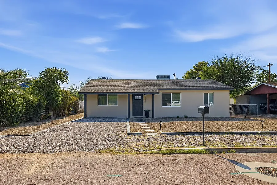 N Wilson Ave, Tucson — Photo 2