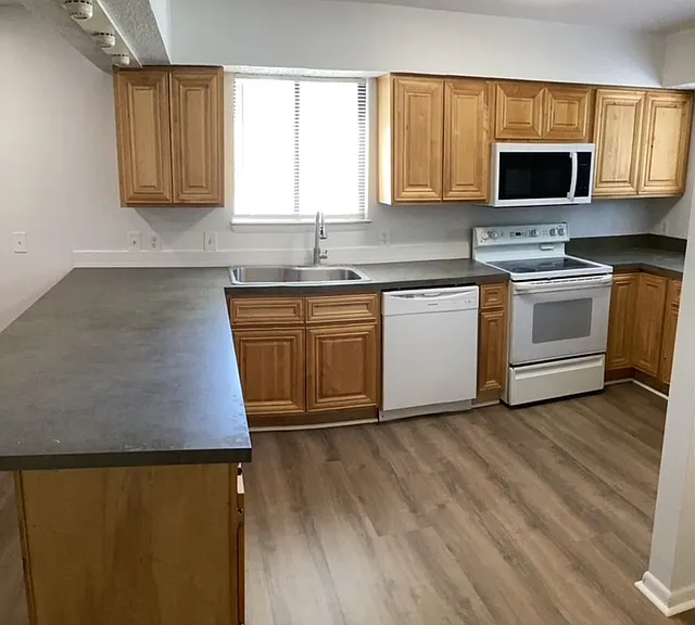 4208 Windergate Dr — Photo 2