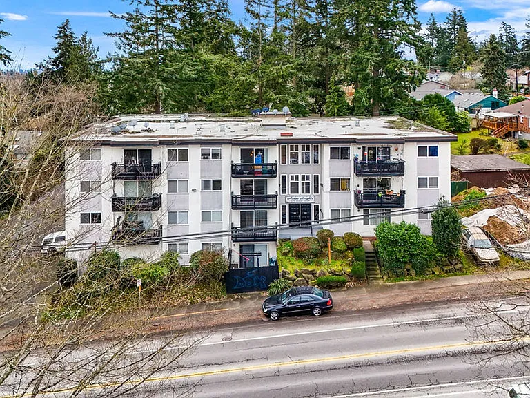 Arbor Heights | New Fully Renovated Apartments | Move in Specials! — Photo 2