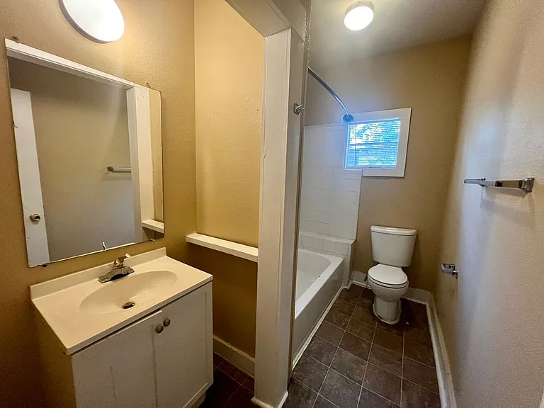 1506 Schley Ave — Photo 17