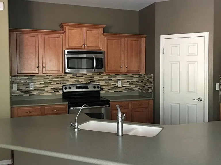 2048 W Monte Cristo Ave — Photo 4