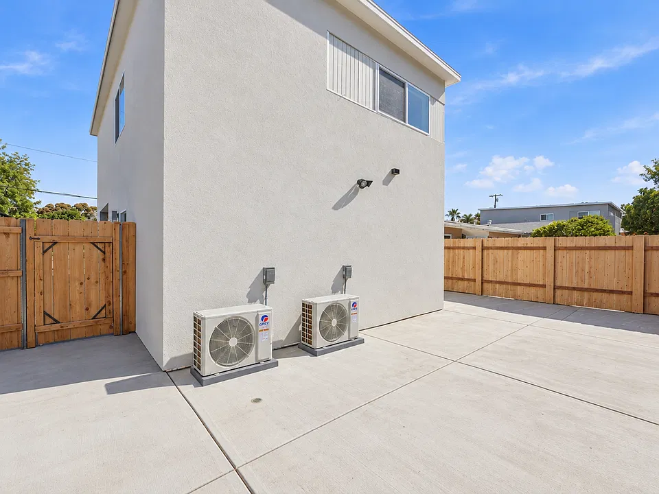 5444 Brockbank Pl