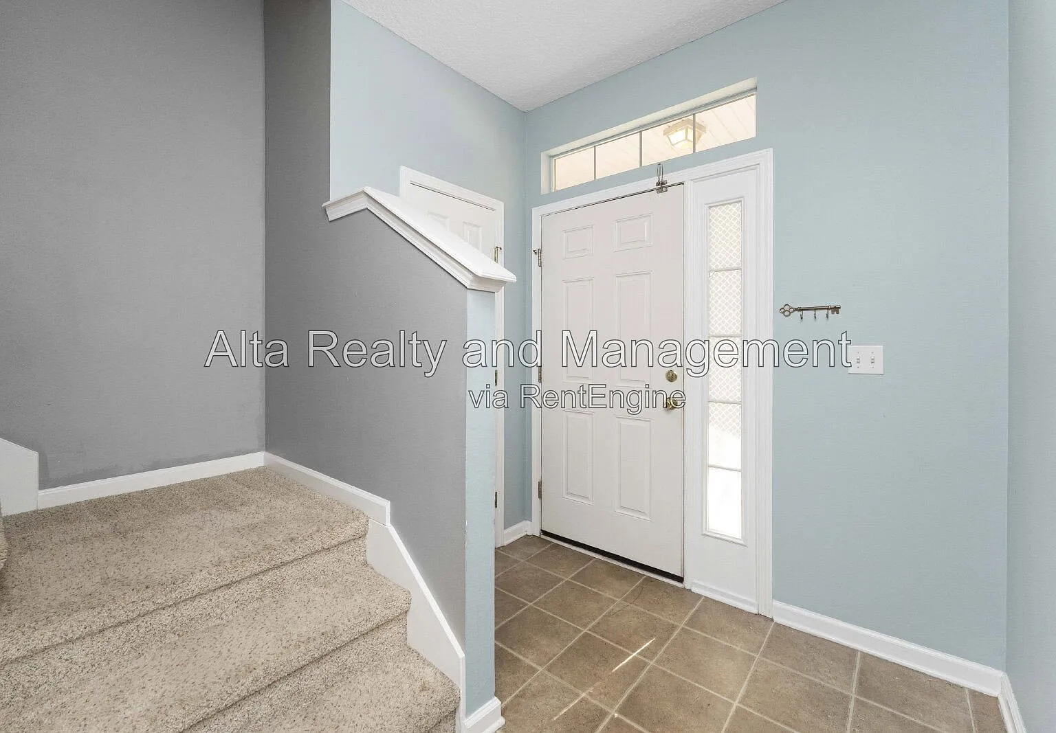 3 bed, 2.5 bath, 1291 sqft, $1,595 — Photo 3
