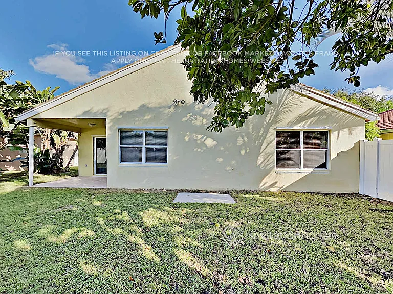 3970 Sea Grape Cir — Photo 17