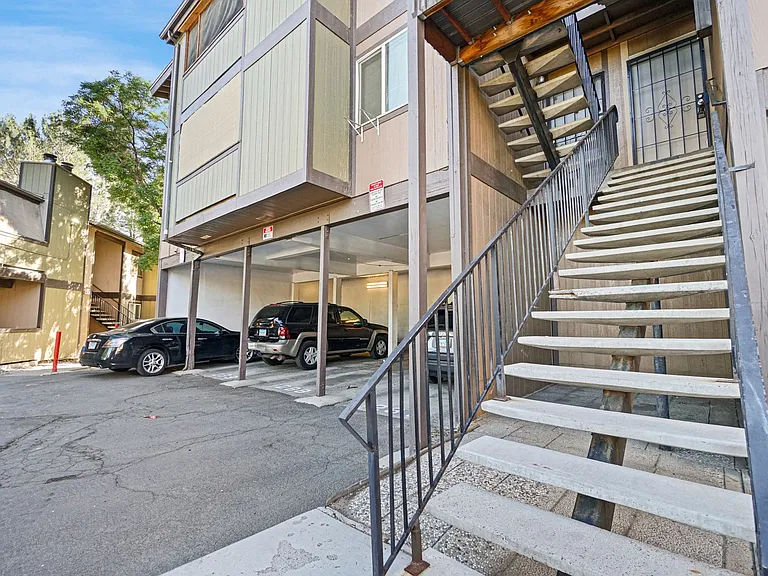 2085 Highview Ct — Photo 18