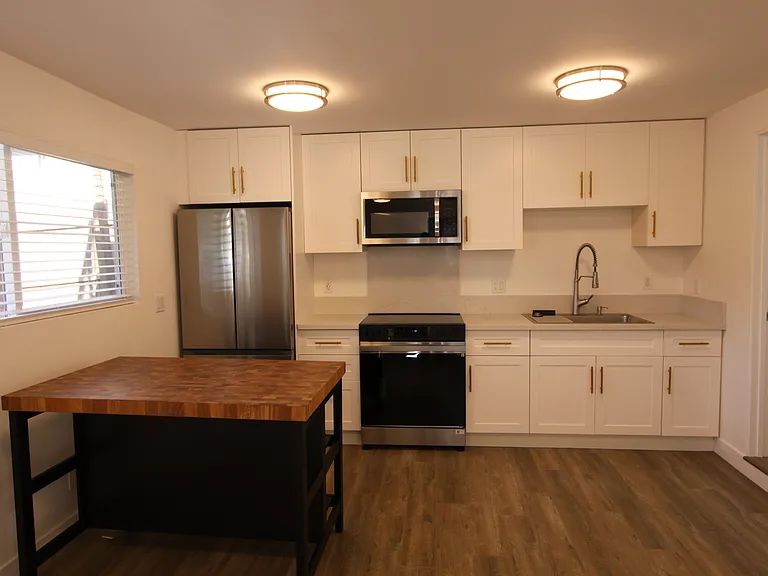 3711 1/2 E Lomitas Dr — Photo 1