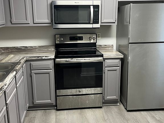 5th image of 9 Chesapeake Ct Unit 13