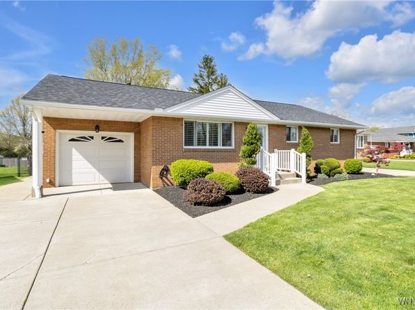 98 Elmsford Dr, Buffalo, NY 14224