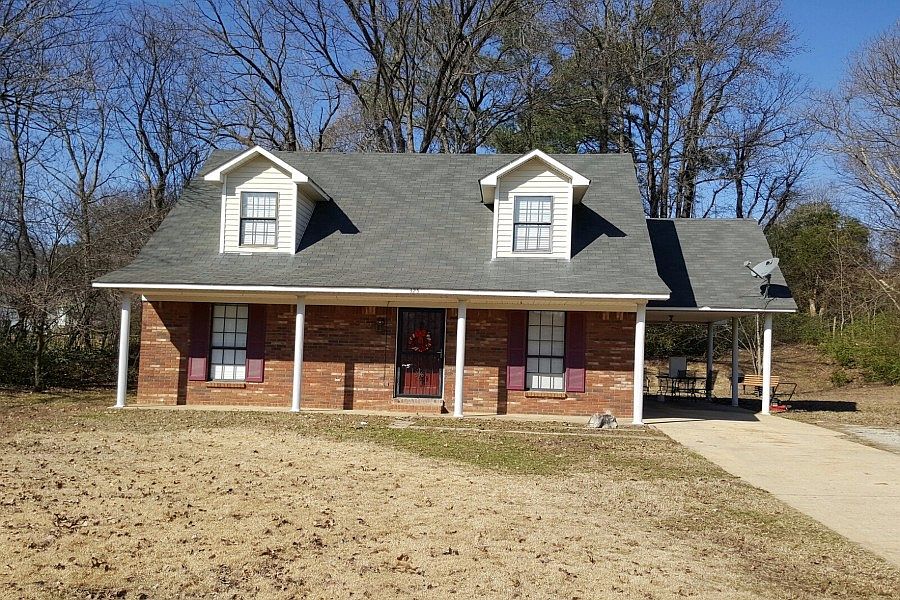 1st image of 325 Colonial Dr