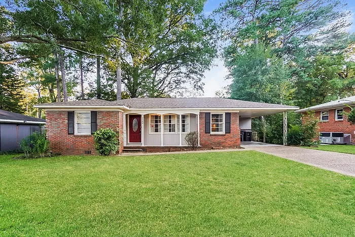 3 bed, 1.5 bath, 1110 sqft, $1,695 — Photo 1