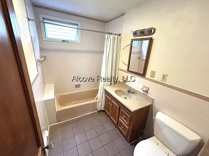 Quincy St — Photo 15