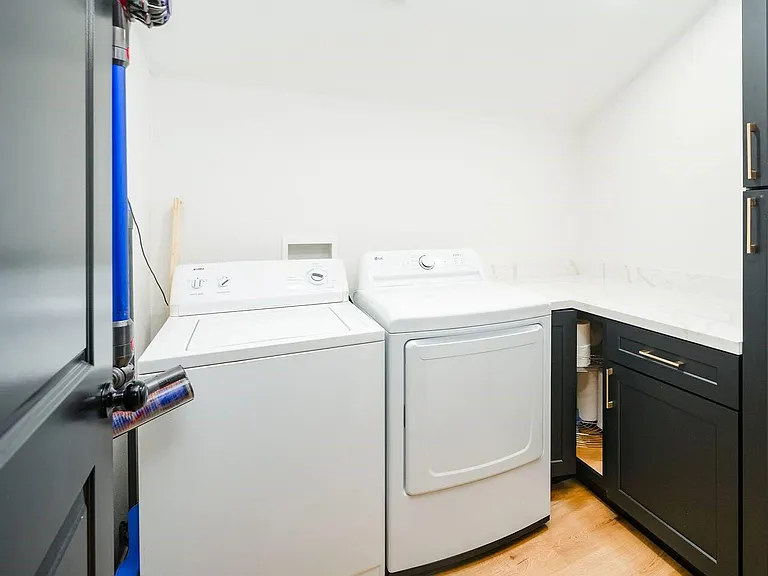502 Dark St — Photo 18