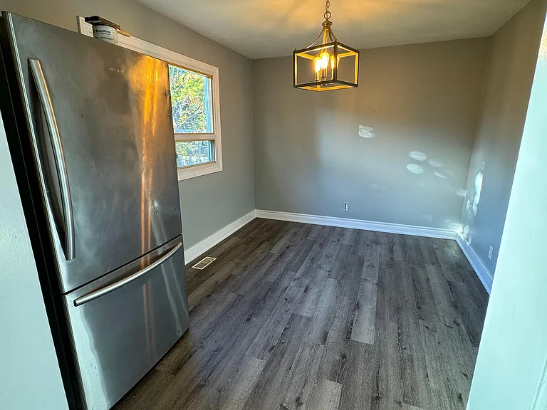 83 Park Ave — Photo 4