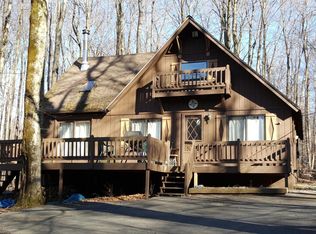 115 Oswayo Dr, Pocono Lake, PA