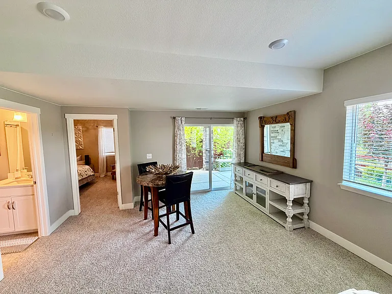 1820 Hydrangea Dr — Photo 23