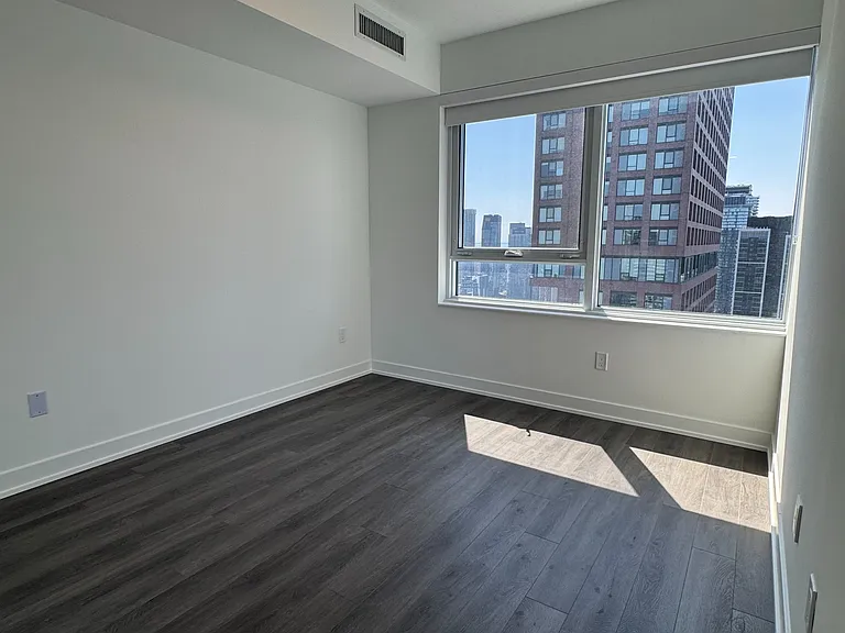 609 Sherbourne St #4304 — Photo 9