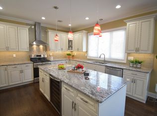 211 Johnson Ln, Parlin, NJ 08859