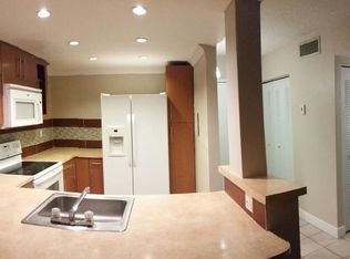 11281 N Kendall Dr, Miami, FL 33176